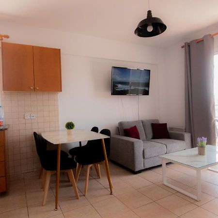 Amelia Two Bedroom Apartment - 202 Paphos Eksteriør bilde